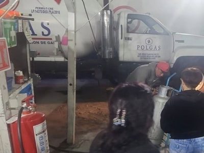 Municipio de Ecatepec deja obra pública en manos de... ¡gaseras clandestinas!
