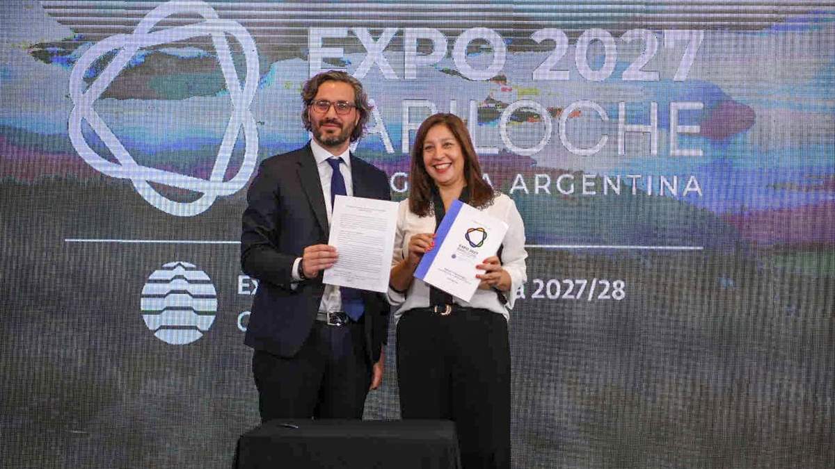 Santiago Cafiero y Arabela Carreras en el lanzamiento de la candidatura de Bariloche. Fuente: (Twitter)