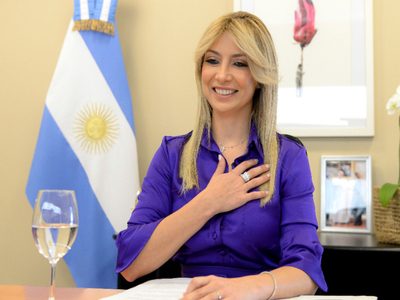 De cuento de hadas: Fabiola Yáñez lució este delicadísimo vestido y se ganó el amor del país entero