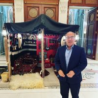 Desde Riad, Calderón llama a votar "para que se vaya la ineptitud y la mentira"