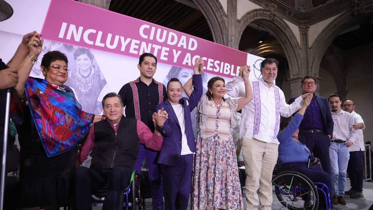 La candidata en la presentación de su plan
