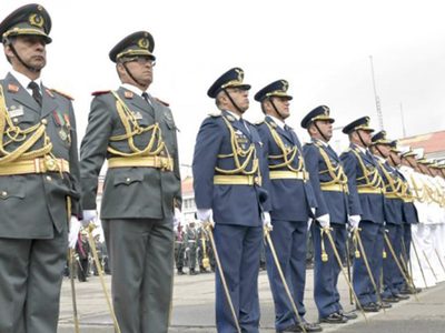 Jeanine Áñez decidió ascender a la cúpula militar sin pasar por el Congreso