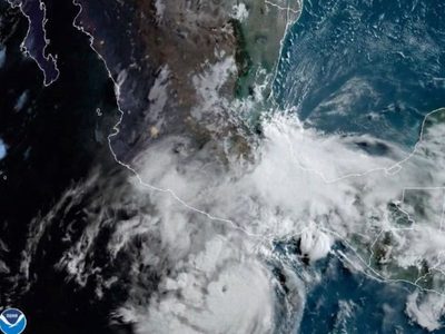 Huracán Bonnie avanza por las costas del Pacífico mexicano