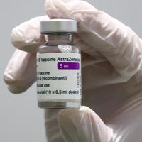Regulador europeo retira autorización a vacuna de AstraZeneca para Covid a pedido de la farmacéutica