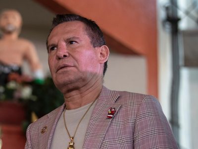 Julio César Chávez da positivo a covid-19