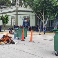 Trabajadores del EPAS manifestaron frente a Casa de Gobierno
