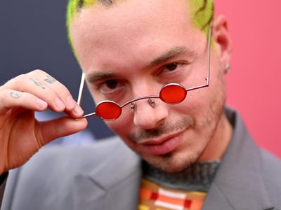 "¿Quién tiene fe cómo yo?": J Balvin pone la religión en primer plano y cuestiona a sus fans