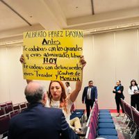Increpan al ministro Pérez Dayán en la FIL de Guadalajara: “Antes eras admirado”