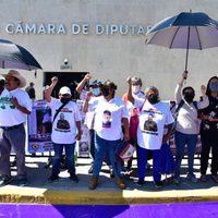 Familiares de desaparecidos piden a AMLO vetar Ley de la FGR