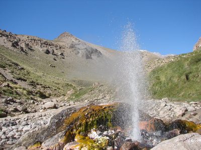 Aguas y paisajes únicos: por qué visitar Los Tachos, en el corazón del Domuyo este verano