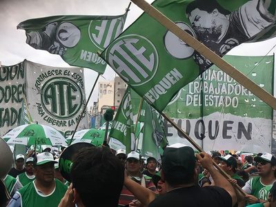 Martes con tránsito complicado por marchas en Neuquén Capital