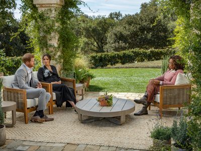 Meghan Markle denuncia que el racismo de la corona británica la puso al borde del suicidio