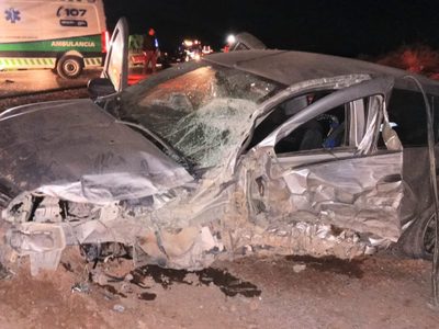 Dos camionetas chocaron de frente en la ruta 5, cerca de Rincón de los Sauces: cuatro heridos