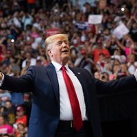 Elecciones en EE.UU.: Trump acusó a su rival de ir "en contra de Dios"
