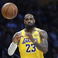 LeBron James es el primer jugador con 50 mil puntos combinados en campaña regular y playoffs