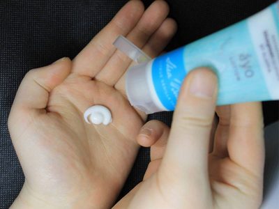 Las cremas están re caras: conocé este trucazo para rendirlas al máximo antes de tirar el envase