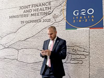 Tras presiones por la situación económica, dimite el ministro de Economía de Argentina