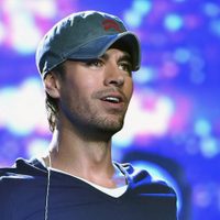 Hay un infaltable: la evolución que ha tenido Enrique Iglesias en la moda con el paso del tiempo