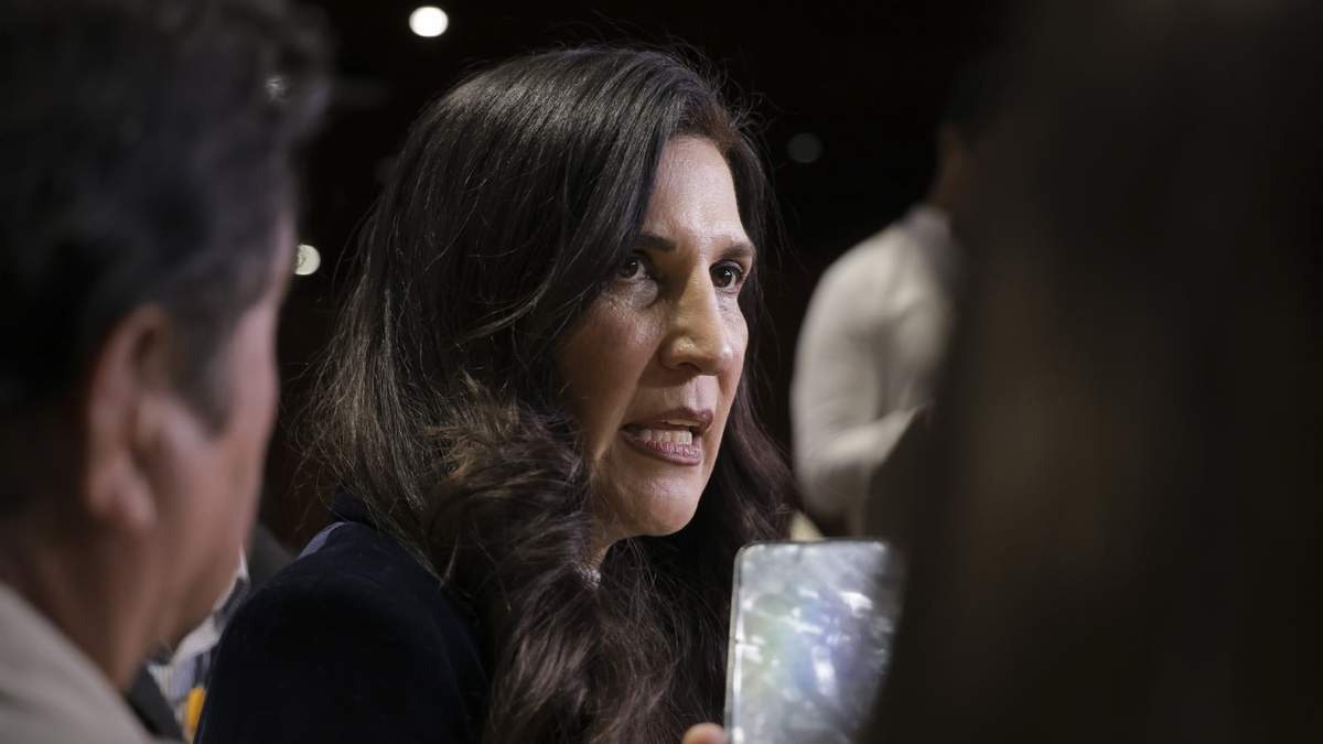 La presidenta de la Mesa Directiva de la Cámara de Diputados, Kenia López Rabadán
