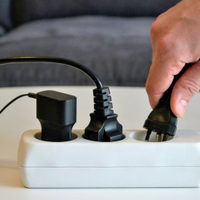 No tires el alargue de enchufes sin funcionar, mirá esta idea para cambiar un poco la decoración de casa