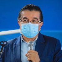 Demandan al ministro de Salud de Colombia por no exigir prueba de covid-19 a viajeros
