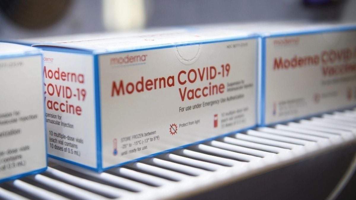 Las vacunas de Moderna fueron almacenadas hasta que la aprobaron para su uso en menores de hasta 12 años. Fuente: (Twitter)