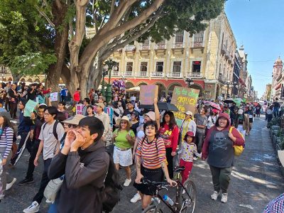 Marchan contra el Cablebús en Puebla