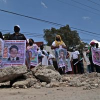 Centro Prodh considera riesgoso difundir documentos de Sedena sobre caso Ayotzinapa
