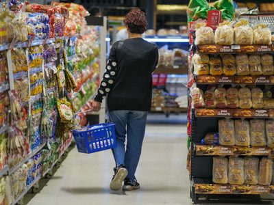 Ventas en supermercados sufrieron su peor caída mensual desde que asumió Milei
