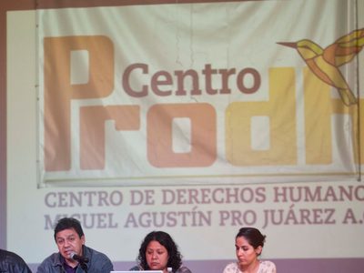 Compañía de Jesús pide a AMLO suspender ataques al Centro Prodh