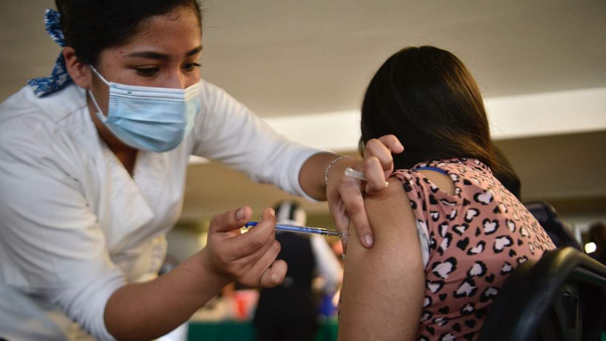 77 millones 738 mil 42 personas han recibido la vacuna contra covid-19