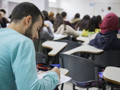 El Gobierno reglamentará un arancel en las universidades públicas para los extranjeros no residentes