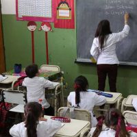 Este lunes comienzan las clases en casi todo el país