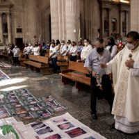 La Iglesia, en su propia campaña