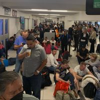El AICM suspende operaciones por ceniza del Popocatépetl; consulta el estatus de tu vuelo