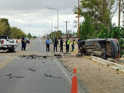 Choque frontal en la Ruta 22: dos policías murieron entre Plaza Huincul y el Museo Carmen Funes