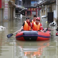 Miles de personas obligadas a evacuar en China ante las brutales inundaciones