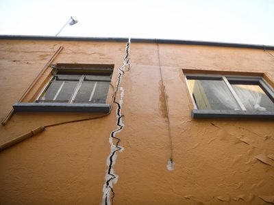 Hay 20 inmuebles dañados por microsismos en CDMX que requieren “atención inmediata”