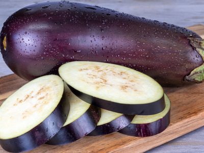 Con solo 1 berenjena y 1 huevo: prepará el plato más creativo, jugoso y que te salva de apuros