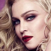 ¿Qué pasó ahí atrás? Madonna asusta con su físico en una foto inédita ¡No es normal!