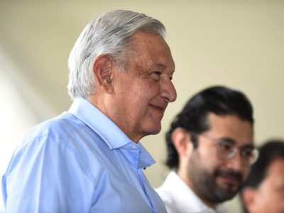AMLO va por iniciativas sobre el salario mínimo y pensiones antes de terminar su sexenio