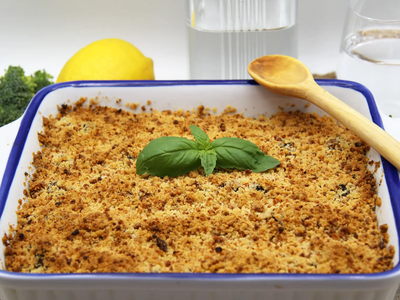 Crumble de repollitos de bruselas para sorprender con algo distinto con 4 ingredientes y en pocos minutos