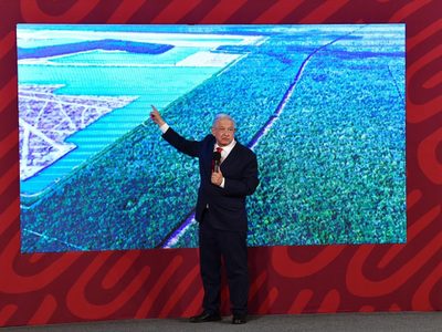AMLO: No vamos a permitir que grupos de intereses económicos detengan al Tren Maya