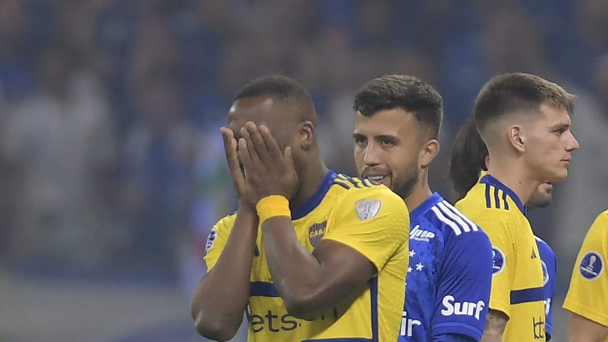 Luis Advincula. Fuente: (Twitter)
