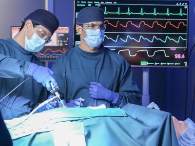 Series de médicos donan material para hospitales