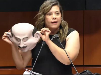 “Se aparece” Carlos Salinas de Gortari en la sesión del Senado (Video)