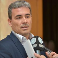 El Ministro de Hidrocarburos de Chubut busca mantener la actividad petrolera