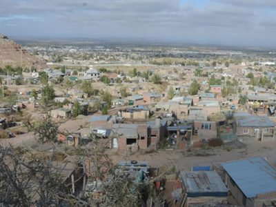Debido a la falta de gas, vecinos del barrio Melipal cortan el transito en Ortega y Novella