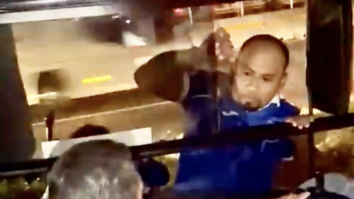 El momento de la agresión captado en video