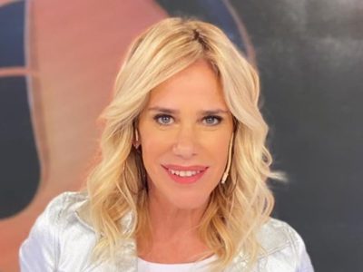 Inesperado: Marcela Baños recibió un mensaje en vivo y terminó con lágrimas en sus ojos